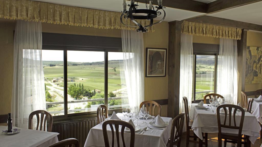 Hospedium Hostal Restaurante El Mirador De Atienza Exterior photo
